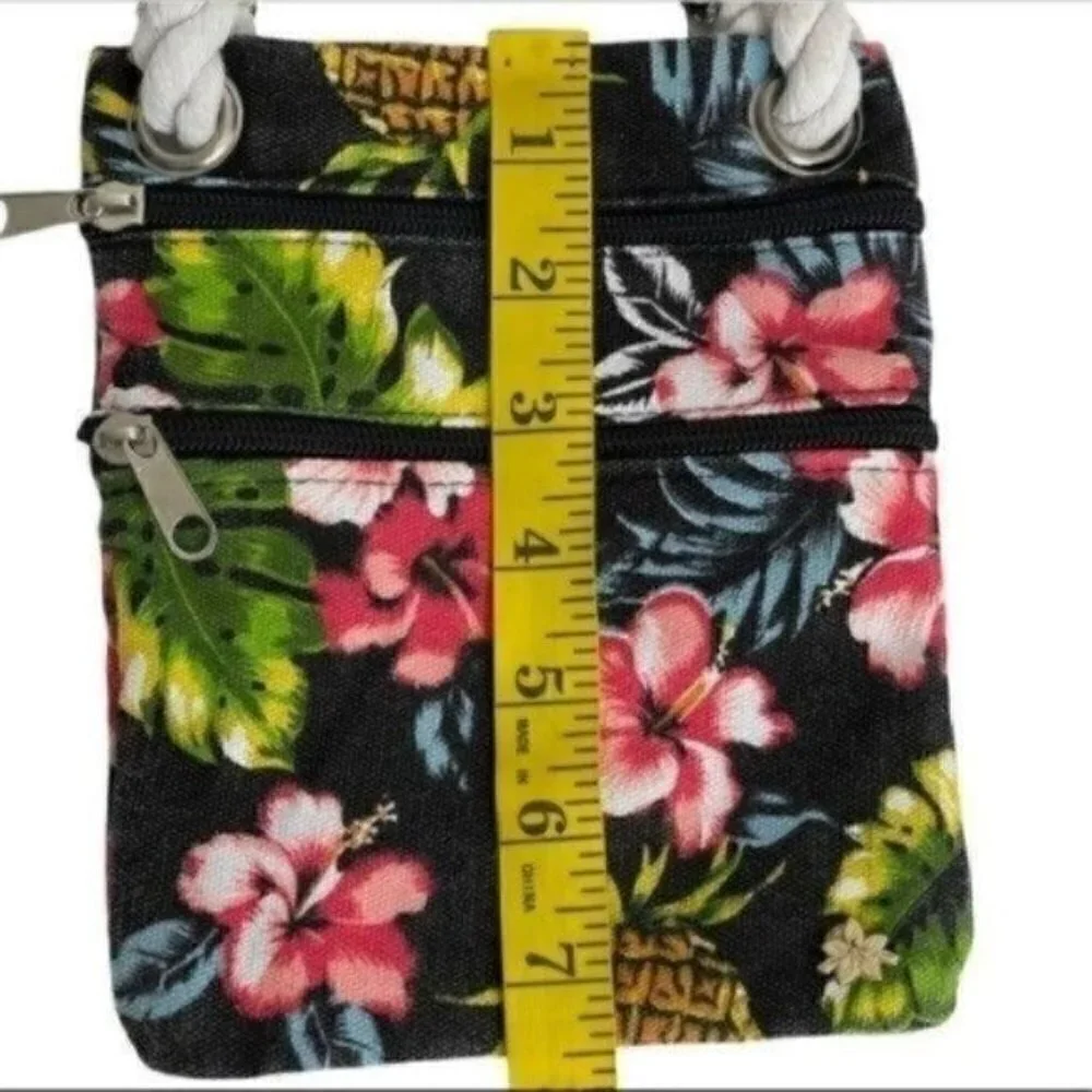 Cappelli Straworld inc crossbody mini purse pineapple Hawaiian themed bag